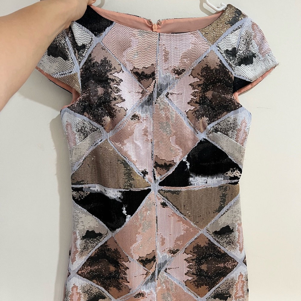 Vince Camuto dress size 2